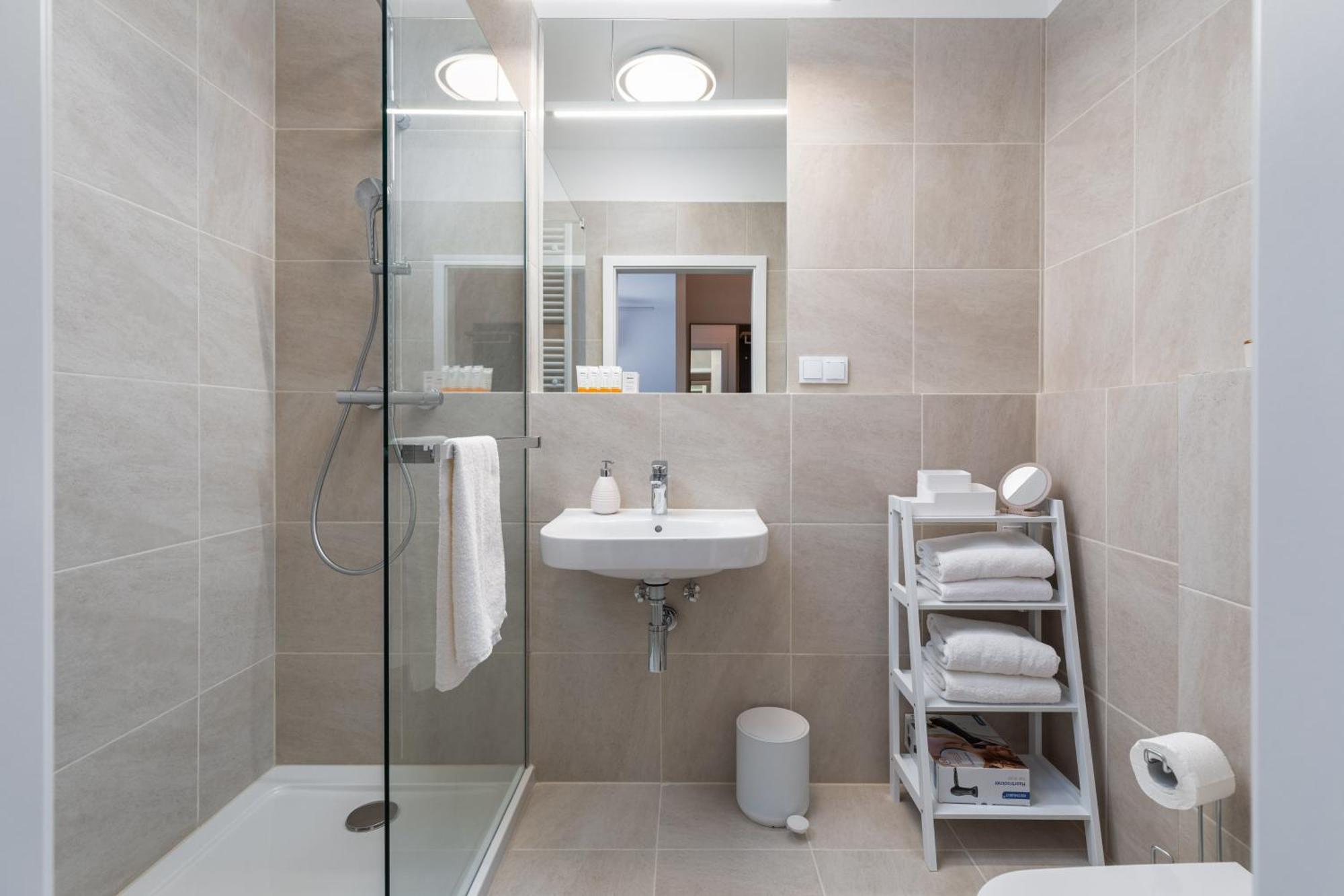 Stela Water Side Apartment - Swimming Pool & Sauna By Renters Prestige Dziwnów Buitenkant foto